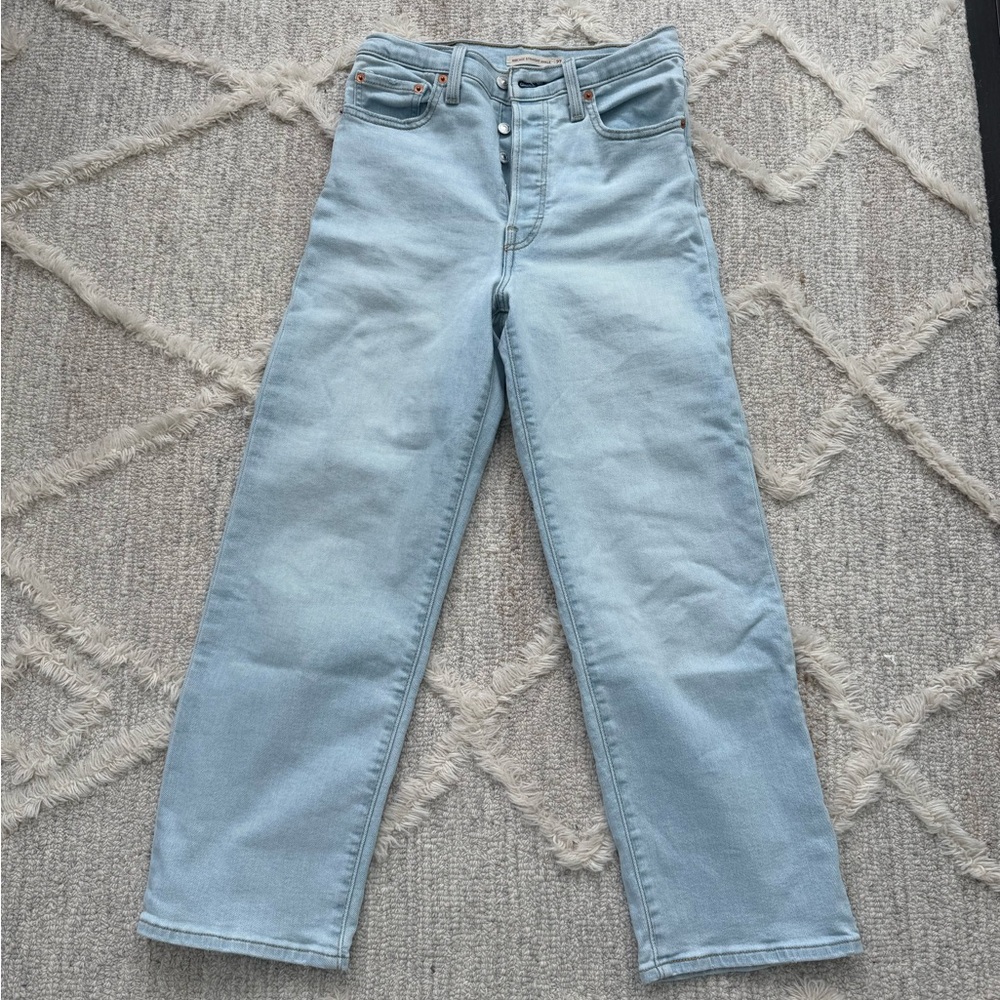 Levi’s Women’s Ribcage Straight Ankle Jeans